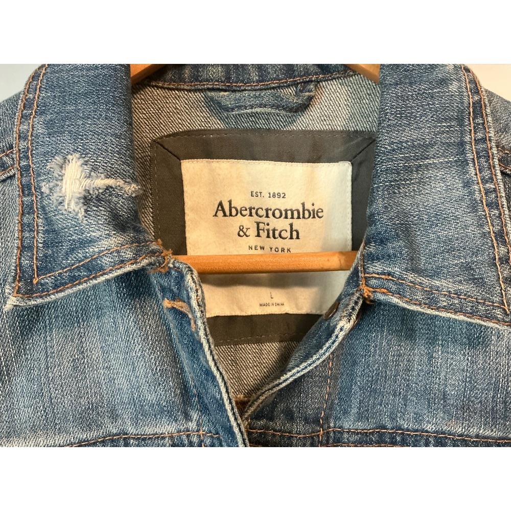 Abercrombie & Fitch Women's Light Wash Distressed Denim Jacket Large Blue - Picture 3 of 6